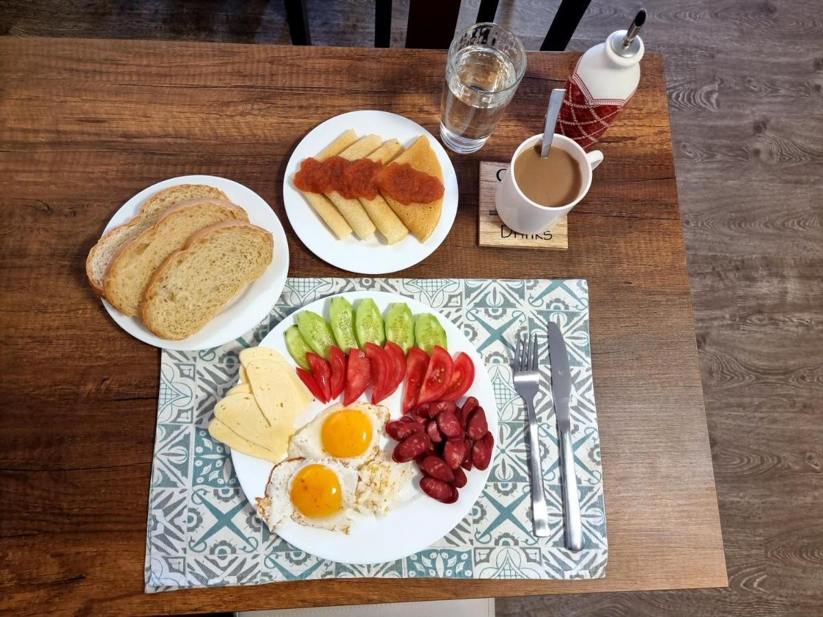 Girgola Acomodação com café da manhã Mestia Exterior foto